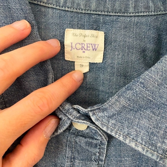 J.CREW The Perfect Shirt Chambray Denim Tab Sleeve Button Up Shirt - Picture 2 of 2